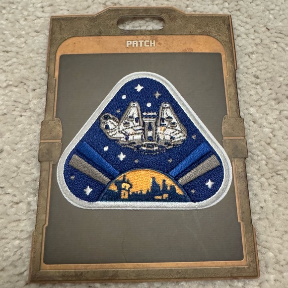 Star Wars Galaxy’s Edge Black Spire Outpost Millennium Falcon Patch - Picture 1 of 3